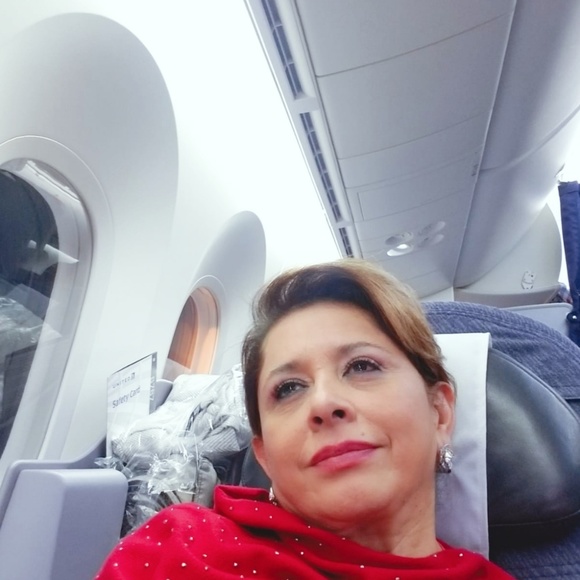 Meet your Posher, Sylvia - Picture 1 of 1